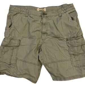 Wrangler Authentics Men’s Cargo Shorts Size 40 Light Khaki Green Relaxed Fit
